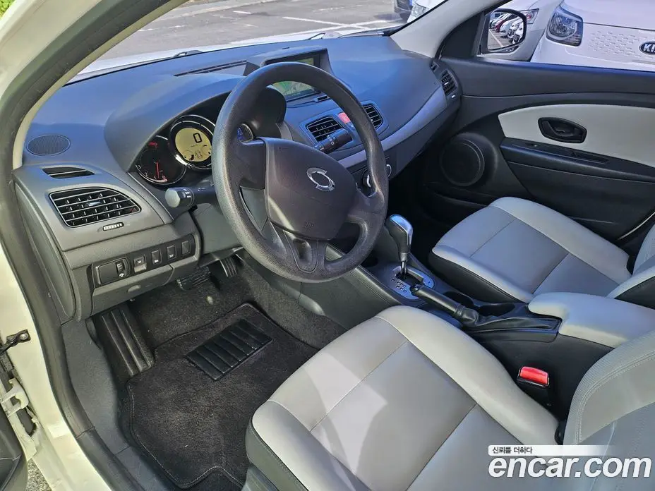 Renault (Samsung) SM3 2017 1.6 автомат (гидро), фото 8 Renault (Samsung) SM3 2017 1.6 автомат (гидро), фото 8