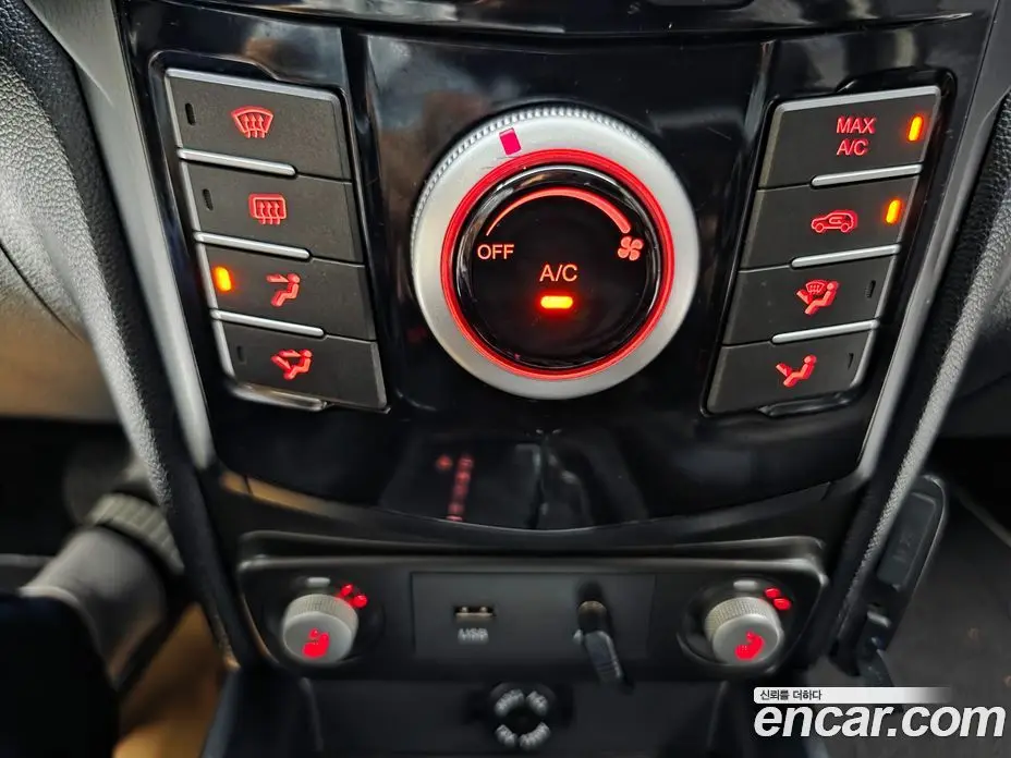 SsangYong TIBOLI 2018 1.6 автомат (гидро), фото 15