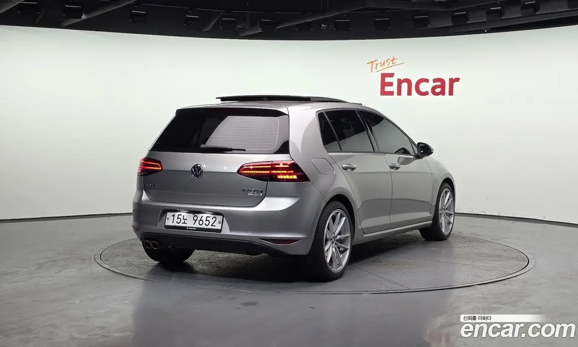 Volkswagen Golf 2015 2.0 автомат (гидро), фото 2 Volkswagen Golf 2015 2.0 автомат (гидро), фото 2