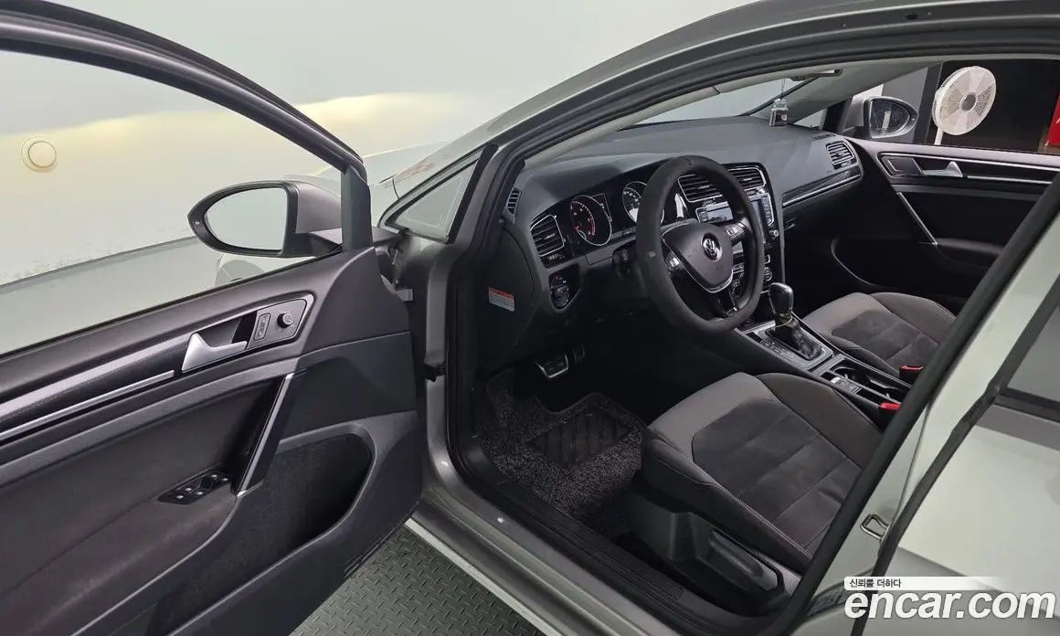 Volkswagen Golf 2015 2.0 автомат (гидро), фото 11 Volkswagen Golf 2015 2.0 автомат (гидро), фото 11