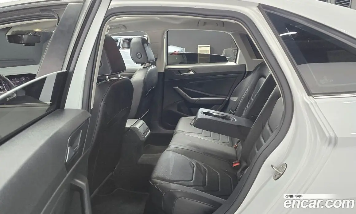 Volkswagen Jetta 2023 1.5 автомат (гидро), фото 12