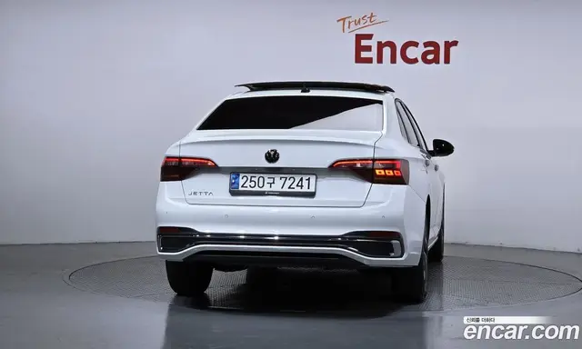 Volkswagen Jetta 2023 1.5 автомат (гидро), миниатюра 4