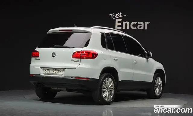 Volkswagen Tiguan 2014 2.0 автомат (гидро), миниатюра 2