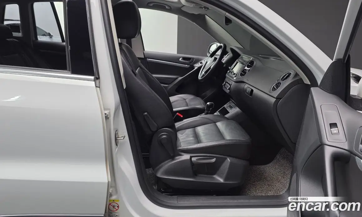 Volkswagen Tiguan 2014 2.0 автомат (гидро), фото 11