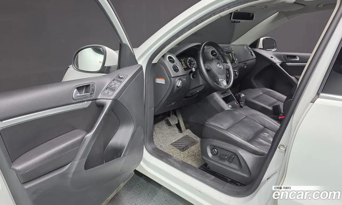 Volkswagen Tiguan 2014 2.0 автомат (гидро), фото 10