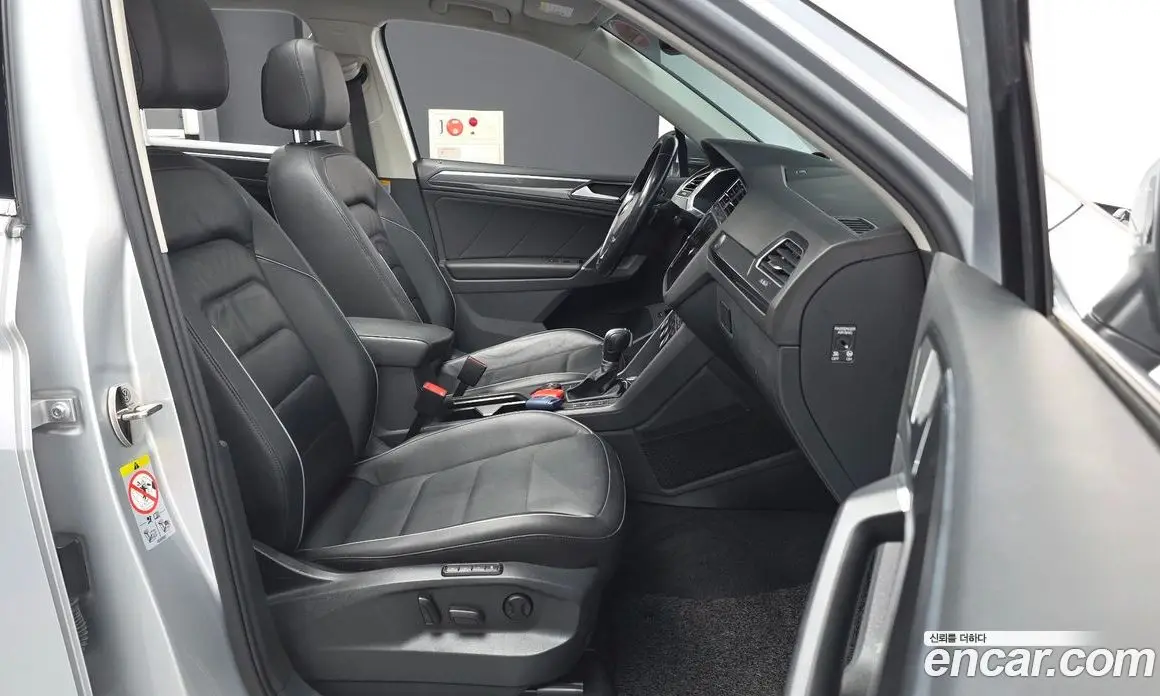 Volkswagen Tiguan 2018 2.0 автомат (гидро), фото 11 Volkswagen Tiguan 2018 2.0 автомат (гидро), фото 11