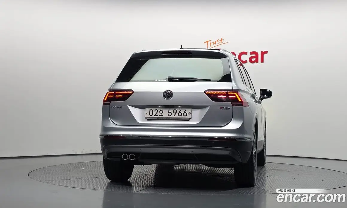 Volkswagen Tiguan 2018 2.0 автомат (гидро), фото 4 Volkswagen Tiguan 2018 2.0 автомат (гидро), фото 4