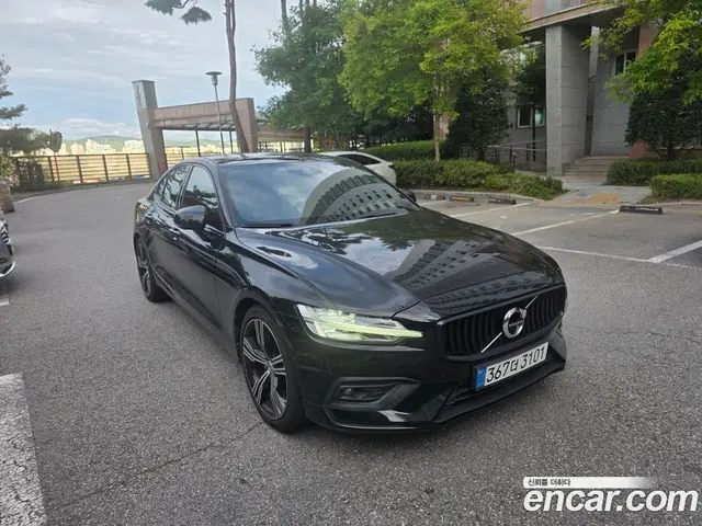 Volvo S60 2019 2.0 автомат (гидро), миниатюра 2