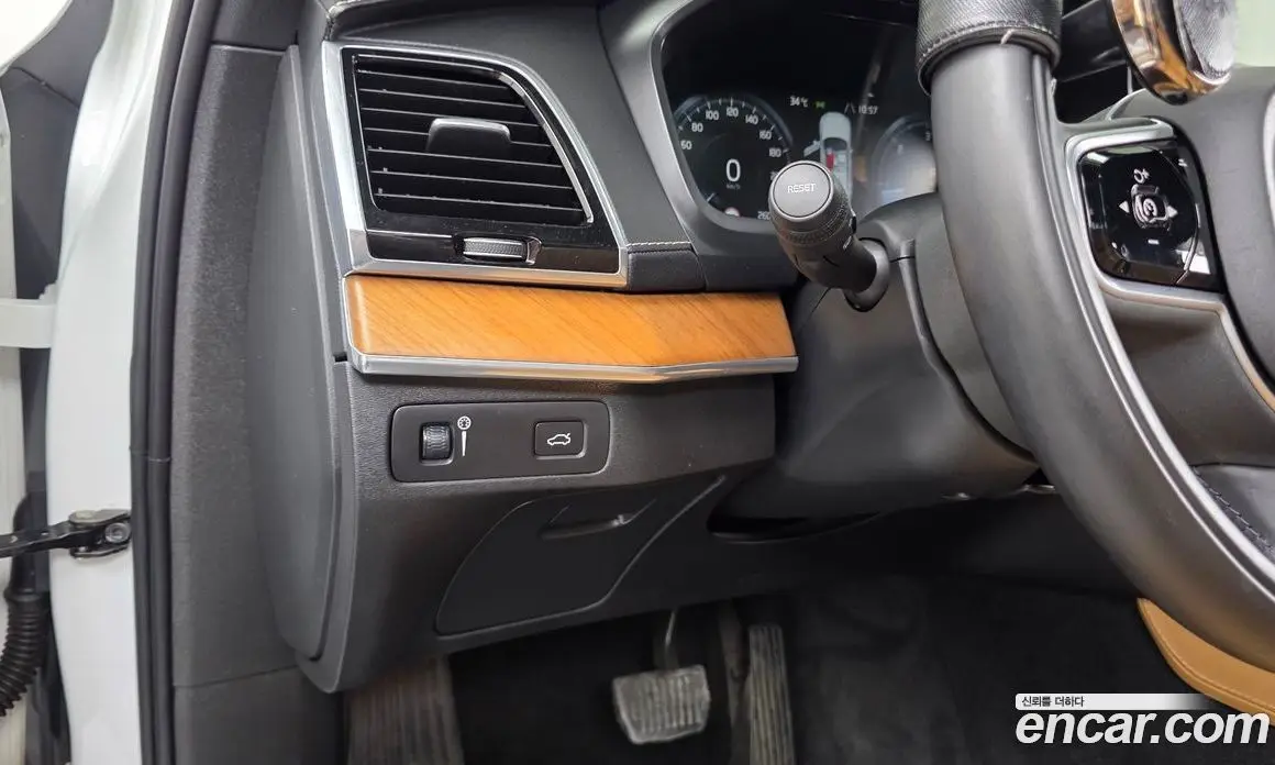 Volvo XC90 2018 2.0 автомат (гидро), фото 16