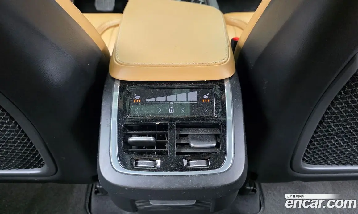 Volvo XC90 2018 2.0 автомат (гидро), фото 18