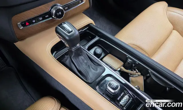 Volvo XC90 2018 2.0 автомат (гидро), миниатюра 9