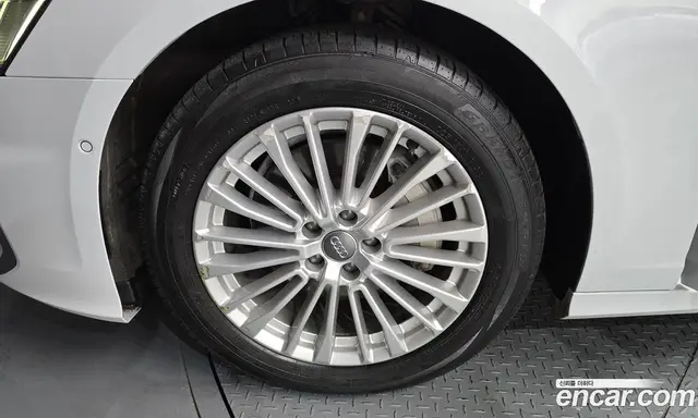 Audi A6 2021 2.0 автомат (гидро), миниатюра 5