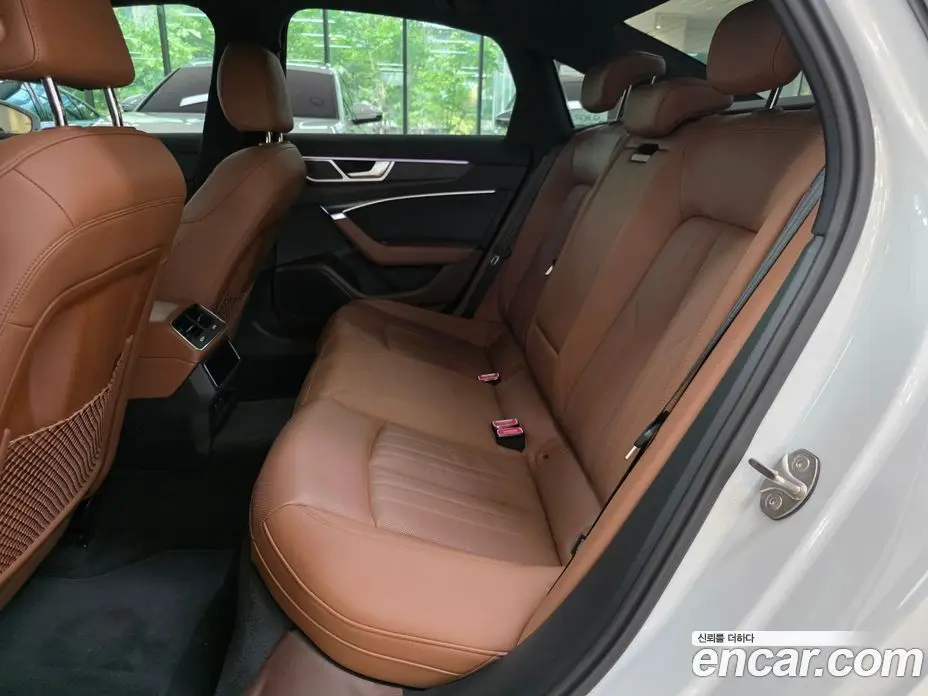 Audi A6 2022 2.0 автомат (гидро), фото 11