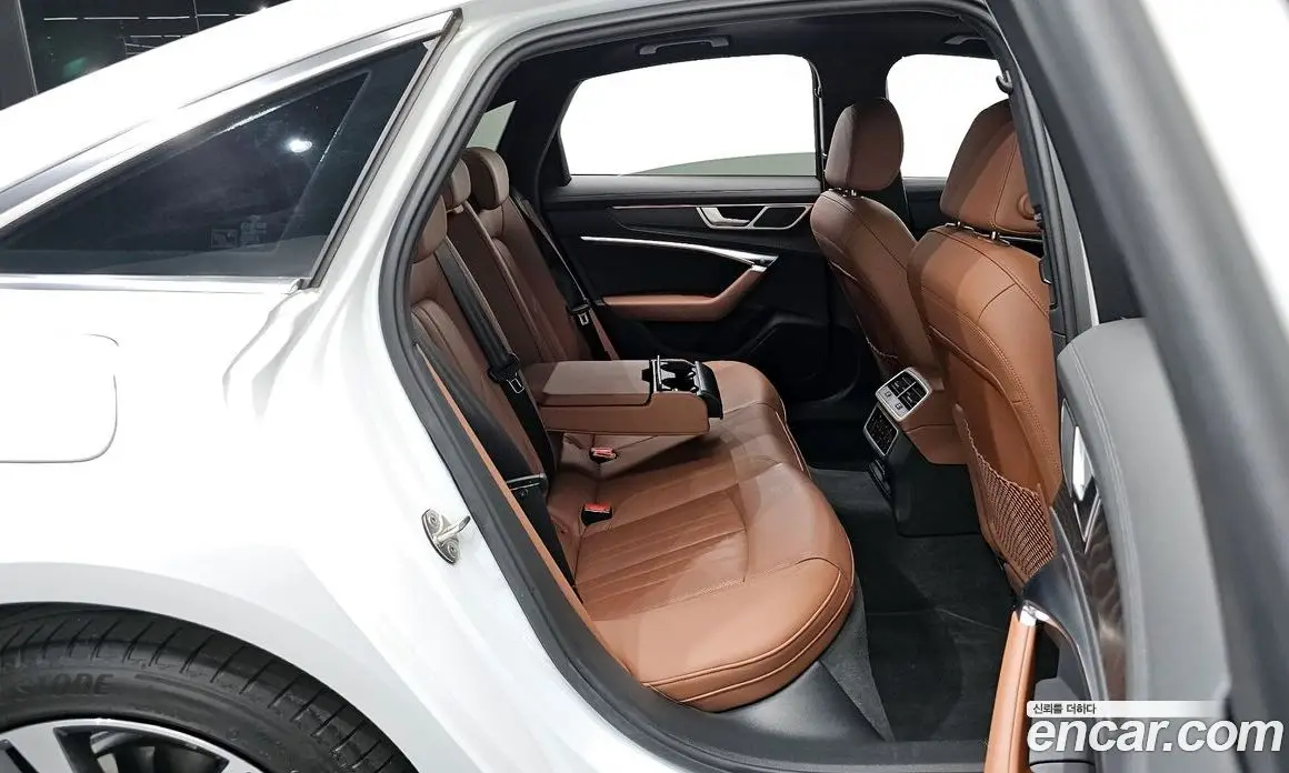 Audi A6 2023 2.0 автомат (гидро), фото 11