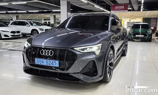Audi e-tron, 2022, 28 196 км