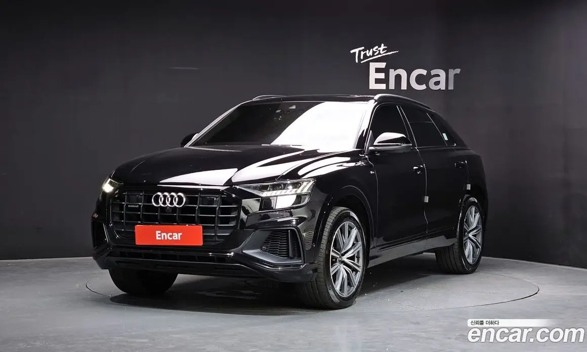 Audi Q8 2021 3.0 автомат (гидро), фото 1 Audi Q8 2021 3.0 автомат (гидро), фото 1