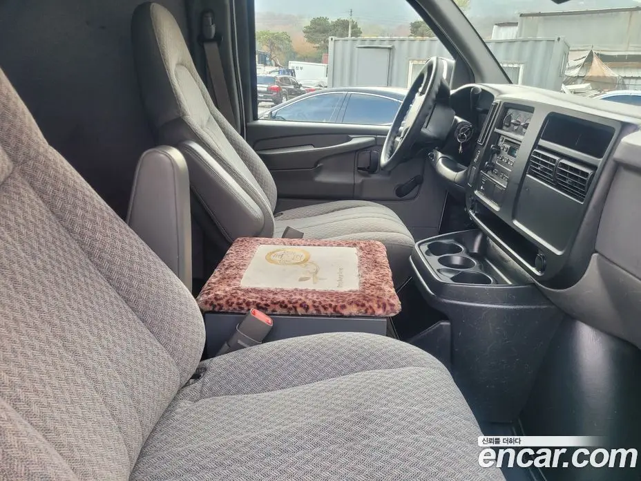 Chevrolet Express Van 2005 6.0 автомат (гидро), фото 10 Chevrolet Express Van 2005 6.0 автомат (гидро), фото 10