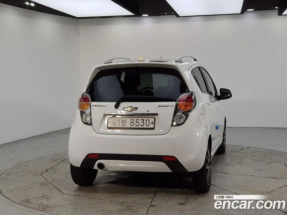 Chevrolet Spark 2011 1.0 автомат (гидро), фото 3