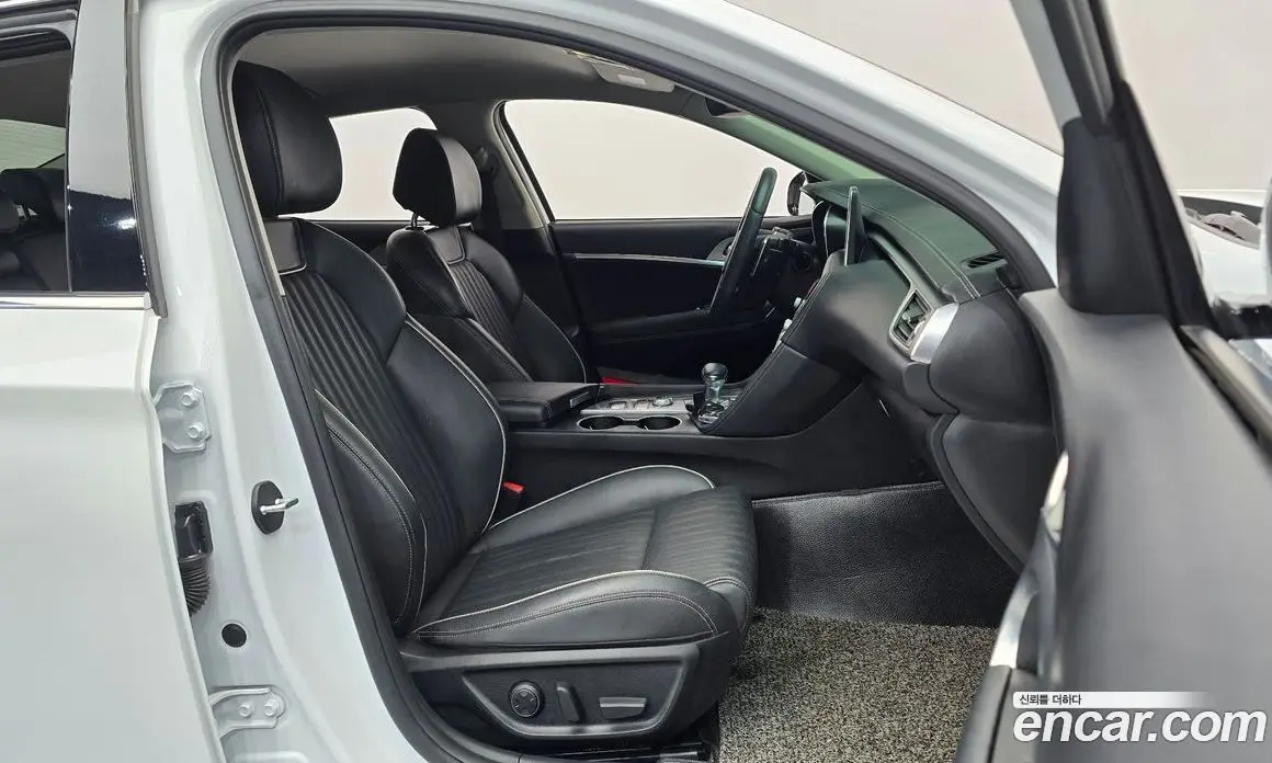 Genesis G70 2019 2.0 автомат (гидро), фото 11 Genesis G70 2019 2.0 автомат (гидро), фото 11