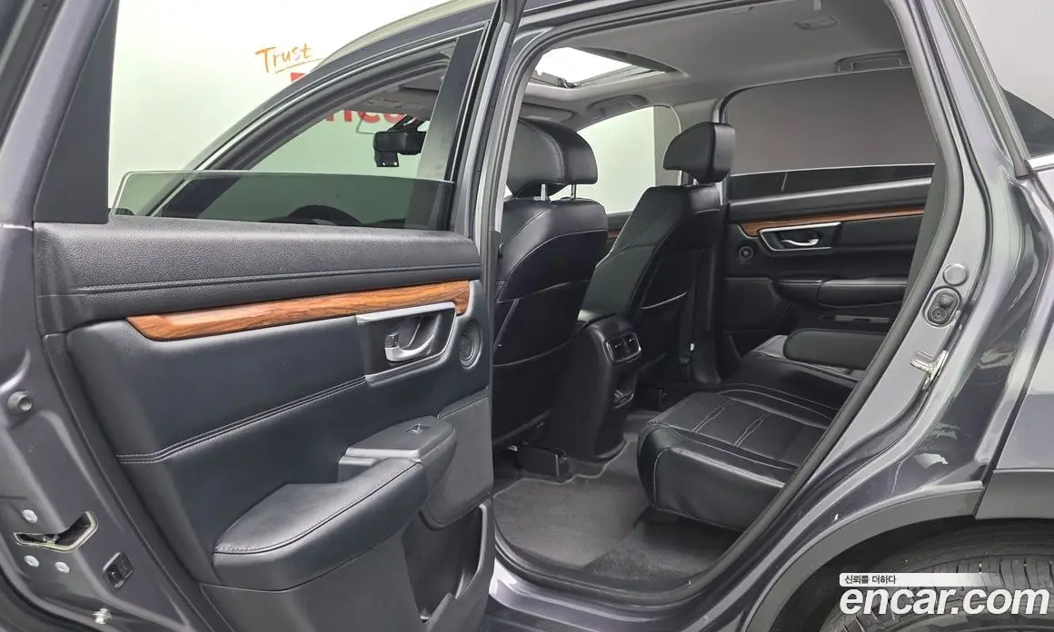 Honda CR-V 2017 1.5 автомат (гидро), фото 19 Honda CR-V 2017 1.5 автомат (гидро), фото 19