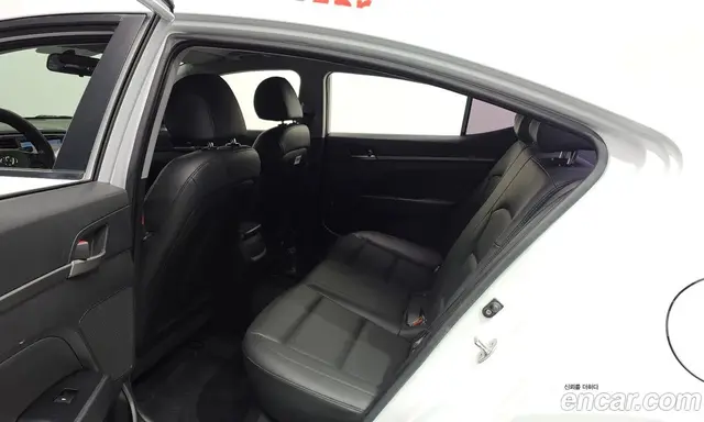 Hyundai Avante 2017 1.6 автомат (гидро), миниатюра 12