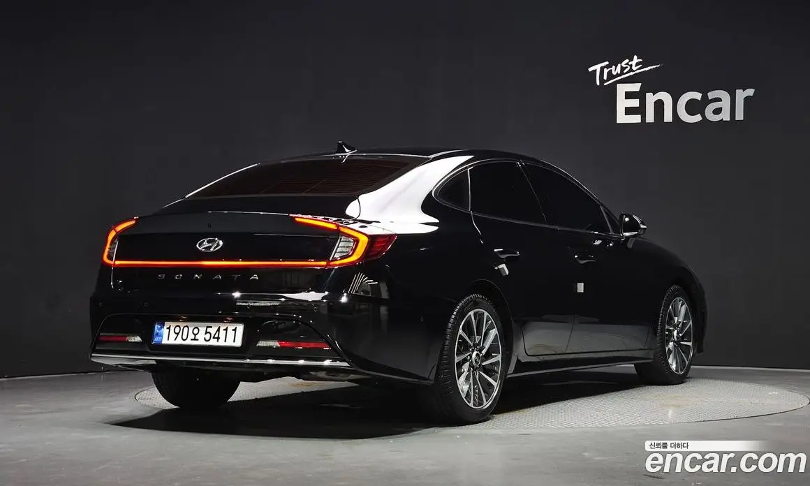 Hyundai Sonata 2023 2.0 автомат (гидро), фото 2