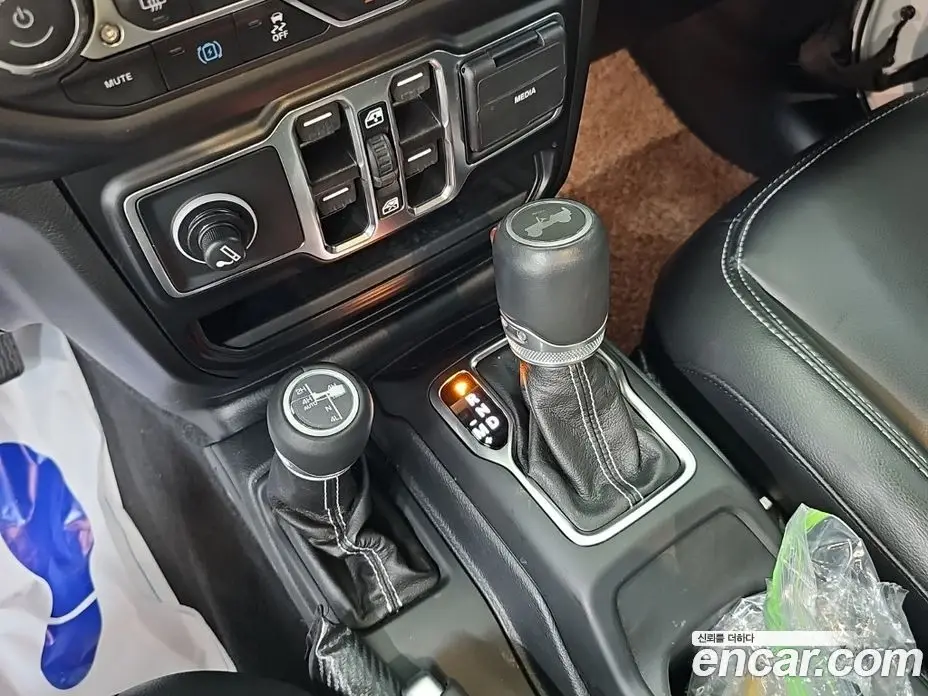 Jeep Wrangler 2021 2.0 автомат (гидро), фото 8 Jeep Wrangler 2021 2.0 автомат (гидро), фото 8