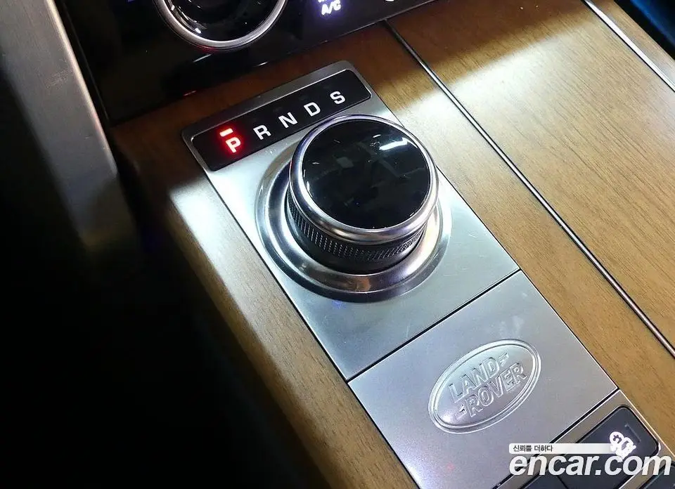 Land Rover Range Rover 2019 4.4 автомат (гидро), фото 9