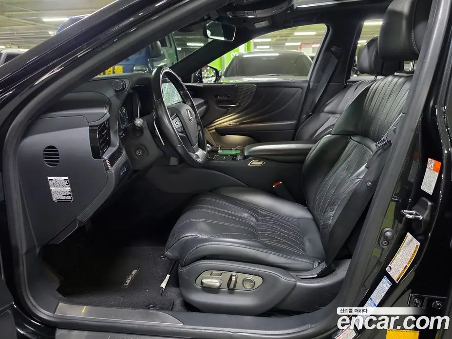 Lexus LS 2021 3.5 автомат (гидро), фото 14 Lexus LS 2021 3.5 автомат (гидро), фото 14