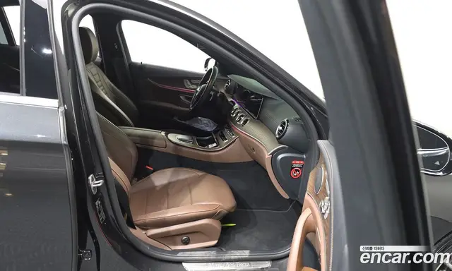 Mercedes-Benz E-Class 2021 2.0 автомат (гидро), миниатюра 11