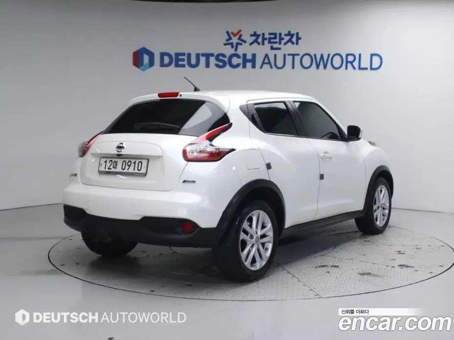 Nissan Juke 2015 1.6 автомат (гидро), фото 2