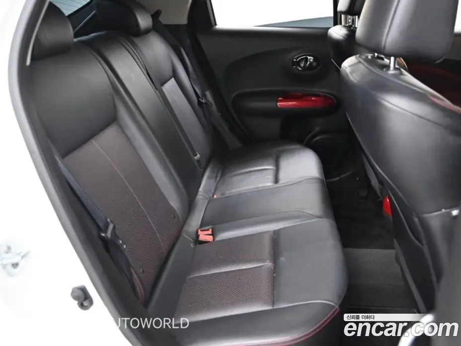 Nissan Juke 2015 1.6 автомат (гидро), фото 12