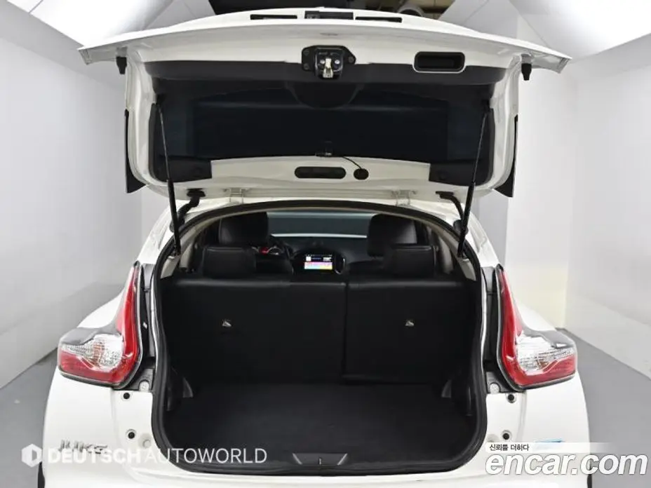 Nissan Juke 2015 1.6 автомат (гидро), фото 20