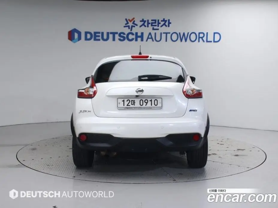 Nissan Juke 2015 1.6 автомат (гидро), фото 4
