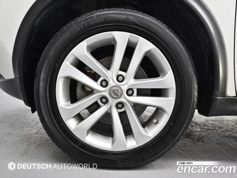 Nissan Juke 2015 1.6 автомат (гидро), фото 5