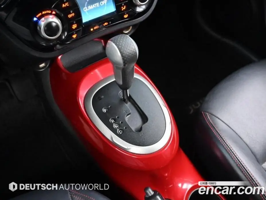 Nissan Juke 2015 1.6 автомат (гидро), фото 9