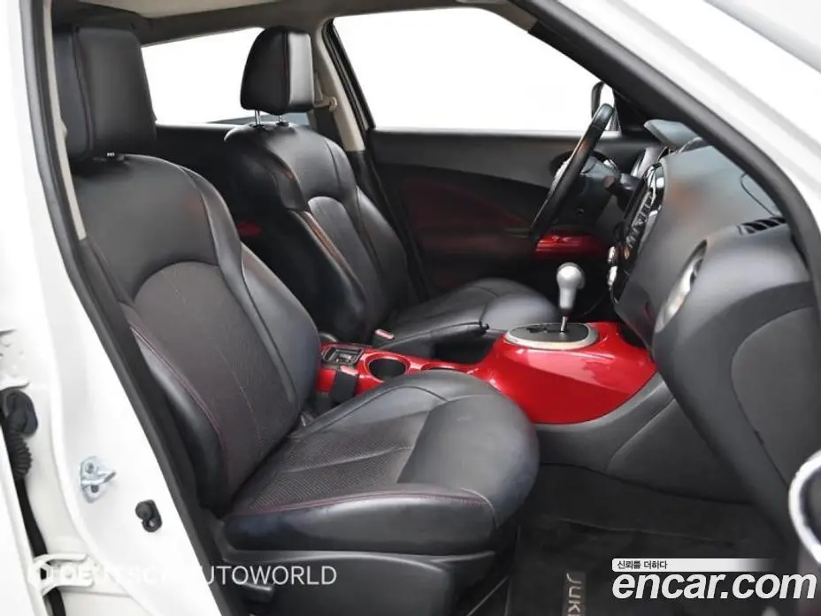 Nissan Juke 2015 1.6 автомат (гидро), фото 10