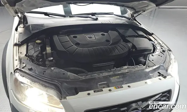 Volvo XC70 2015 2.4 автомат (гидро), миниатюра 6 Volvo XC70 2015 2.4 автомат (гидро), миниатюра 6