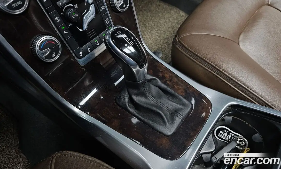 Volvo XC70 2015 2.4 автомат (гидро), фото 9 Volvo XC70 2015 2.4 автомат (гидро), фото 9