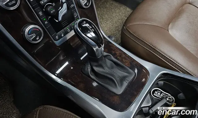 Volvo XC70 2015 2.4 автомат (гидро), миниатюра 9 Volvo XC70 2015 2.4 автомат (гидро), миниатюра 9