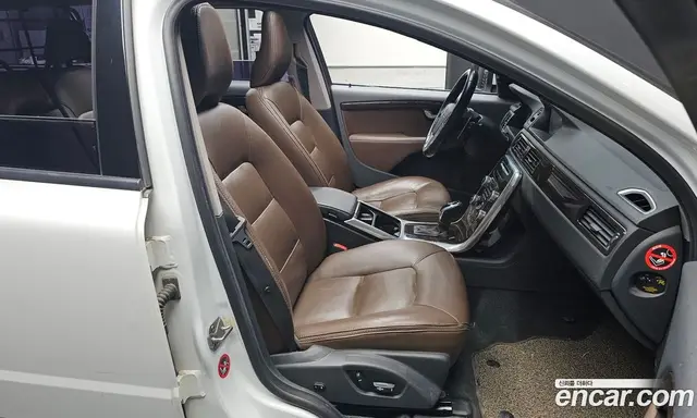 Volvo XC70 2015 2.4 автомат (гидро), миниатюра 10 Volvo XC70 2015 2.4 автомат (гидро), миниатюра 10