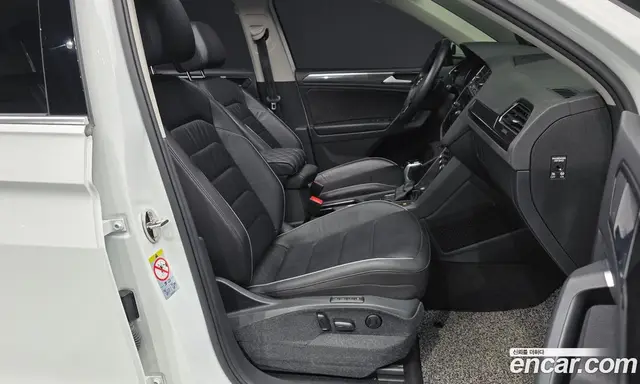 Volkswagen Tiguan 2020 2.0 автомат (гидро), миниатюра 11