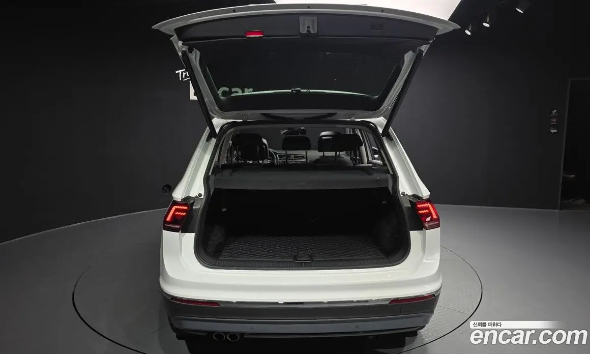 Volkswagen Tiguan 2020 2.0 автомат (гидро), фото 20