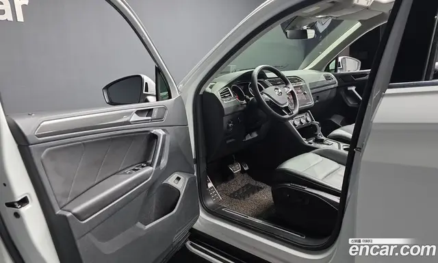 Volkswagen Tiguan 2020 2.0 автомат (гидро), миниатюра 10