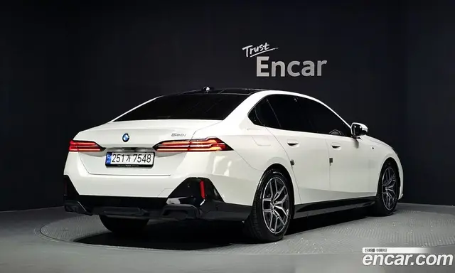 BMW 5 серия 2024 2.0 автомат (гидро), миниатюра 2