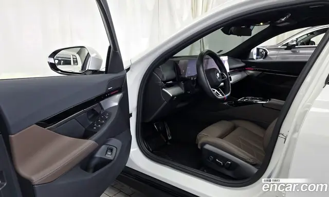 BMW 5 серия 2024 2.0 автомат (гидро), миниатюра 8