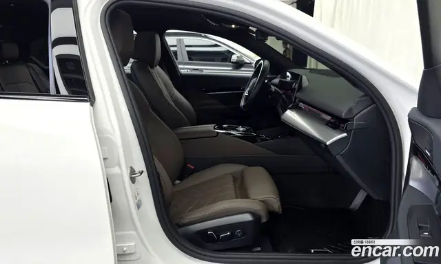 BMW 5 серия 2024 2.0 автомат (гидро), миниатюра 9