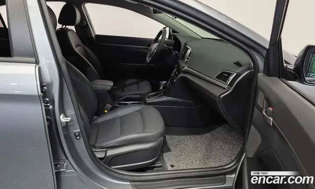 Hyundai Avante 2018 1.6 автомат (гидро), миниатюра 11