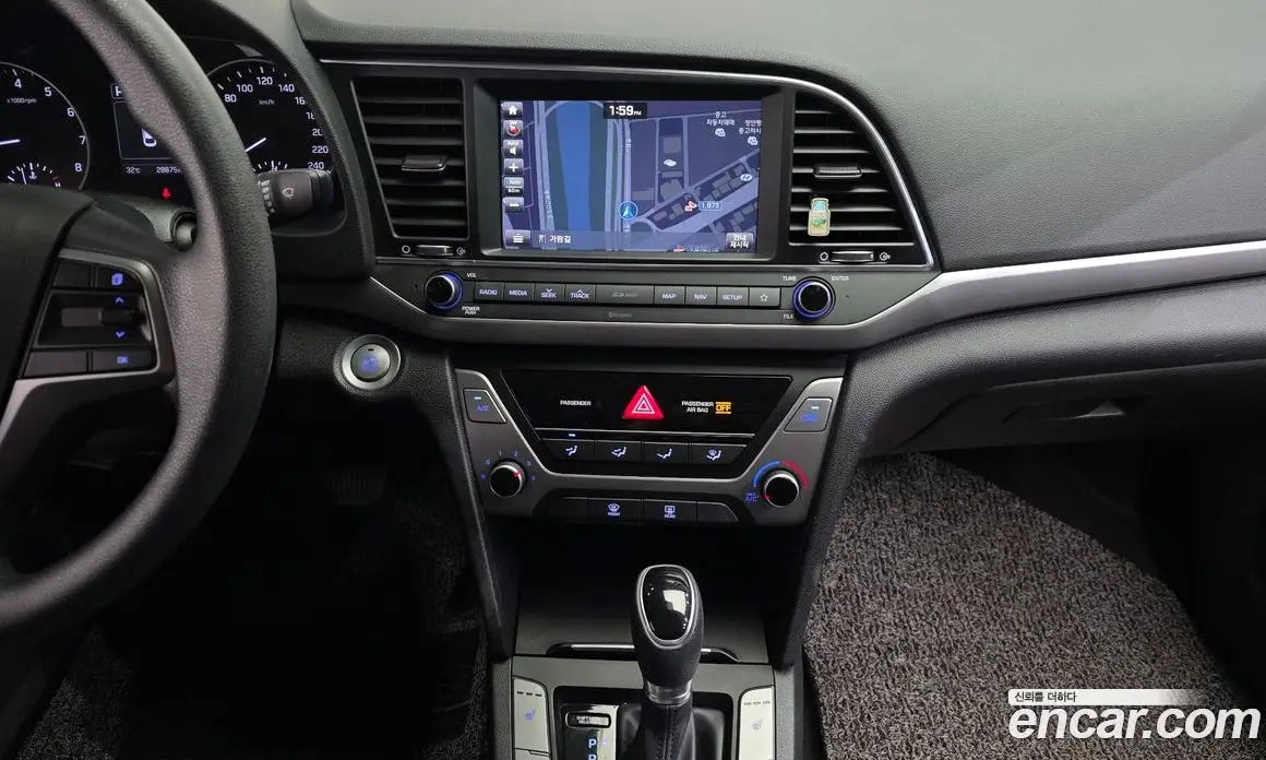 Hyundai Avante 2018 1.6 автомат (гидро), фото 15