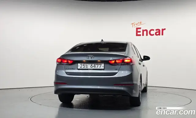Hyundai Avante 2018 1.6 автомат (гидро), миниатюра 4